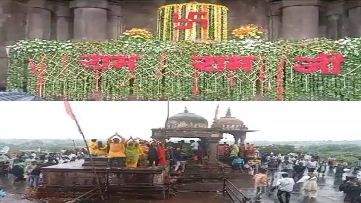 श्रावण का चौथा सोमवारः शिवालयों में गूंजे हर हर महादेव, विश्व प्रसिद्ध भोजपुर मंदिर में श्रद्धालओं ने किए जलाभिषेक, ओंकारेश्वर में लगा भक्तों का मेला