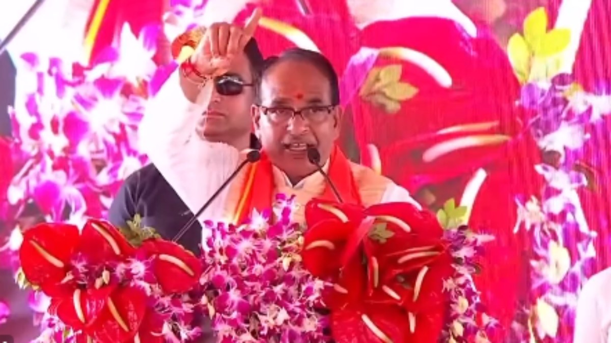 कटनी में सीएम शिवराज: 313 करोड़ से अधिक लागत के विकास कार्यों की दी सौगात, कांग्रेस पर साधा निशाना, बोले- ये केवल वादे करते हैं, इन्होंने बेटियों से भी गद्दारी की 