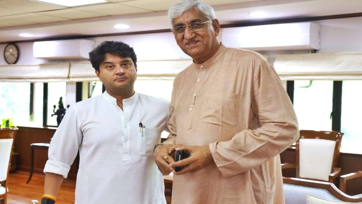 CG NEWS: डिप्टी CM टीएस सिंहदेव ने केंद्रीय मंत्री  सिंधिया से की मुलाकात, हवाई सेवा शुरू करने को लेकर की चर्चा, ट्वीट कर कह दी ये बात…