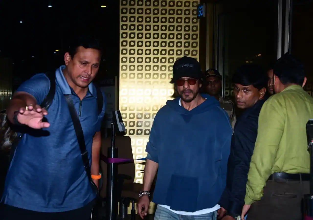 US से सर्जरी कराने के बाद शाहरुख खान पहुंचे मुंबई, देखकर खुश हुए फैंस …