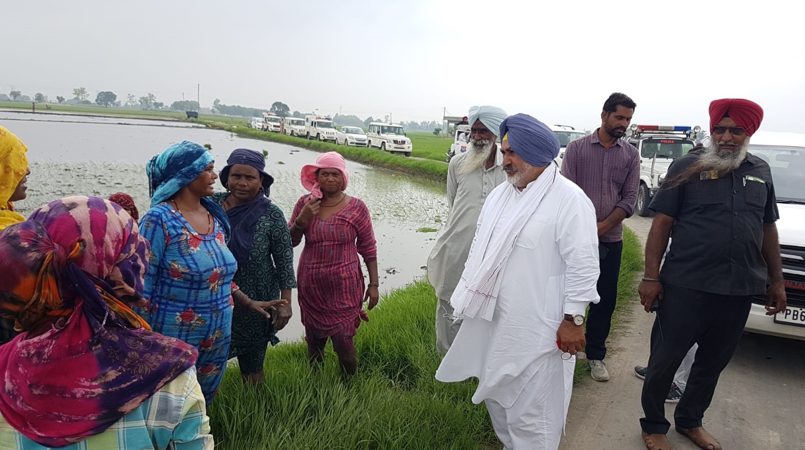 लोक संपर्क मंत्री चेतन सिंह जौड़ामाजरा ने बाढ़ प्रभावित गाँवों का दौरा किया, सरकार की तरफ से पूरा सहयोग देने का दिया भरोसा