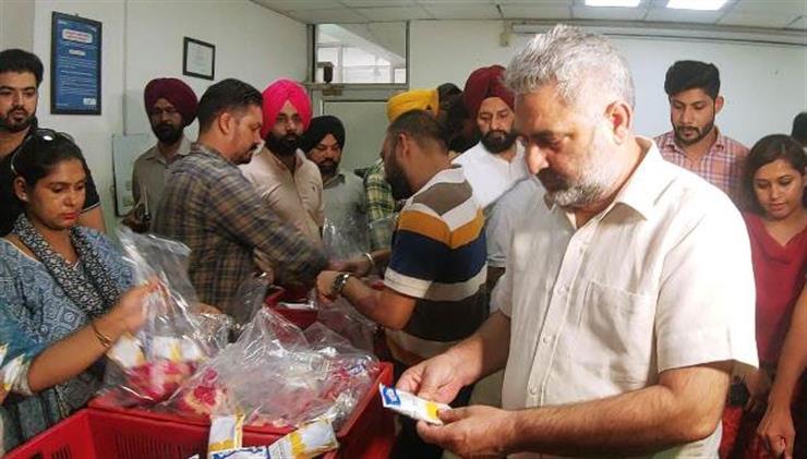पंजाब सरकार संकटग्रस्त लोगों की अलग-अलग तरीकों से मदद कर रही : लाल चंद कटारूचक
