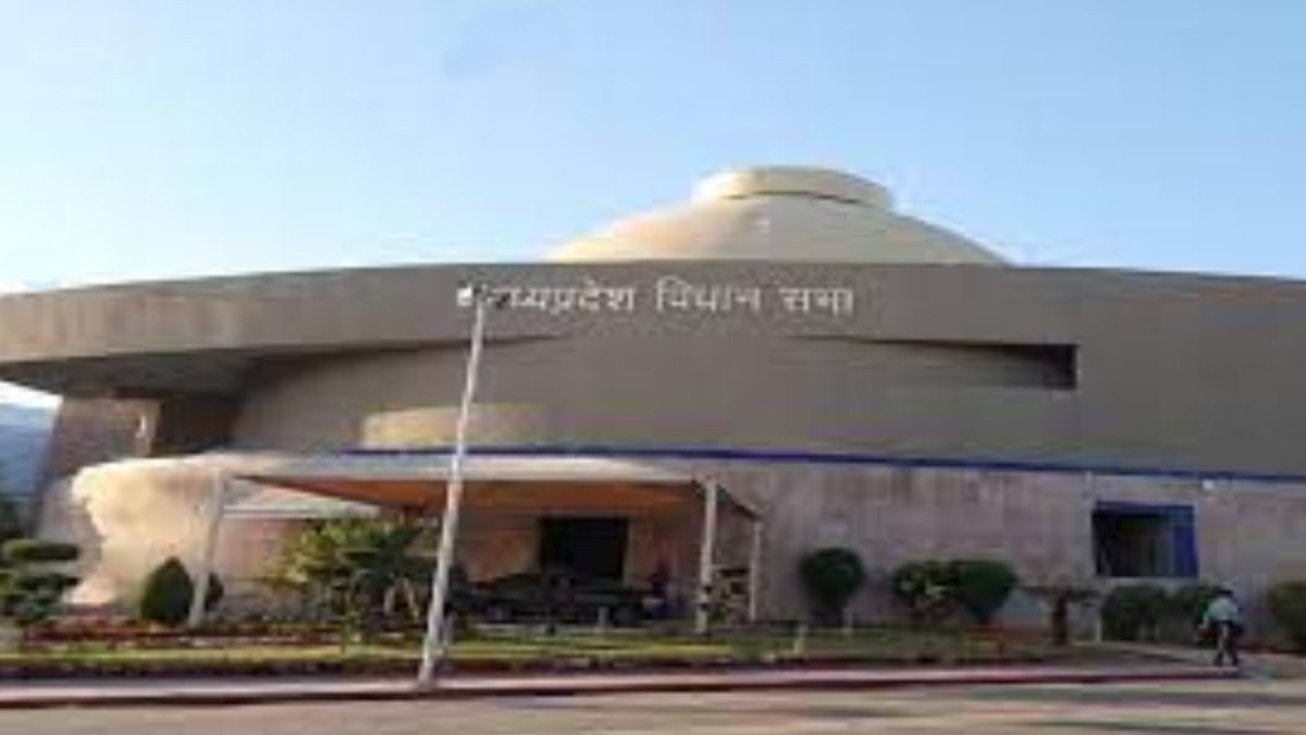 MP BREAKING: विधानसभा सचिवालय में कार्यरत कार्यभारित कर्मचारी होंगे नियमित, संविदा कर्मचारियों को भी शासन की नीति अनुसार नियमित करने का ऐलान