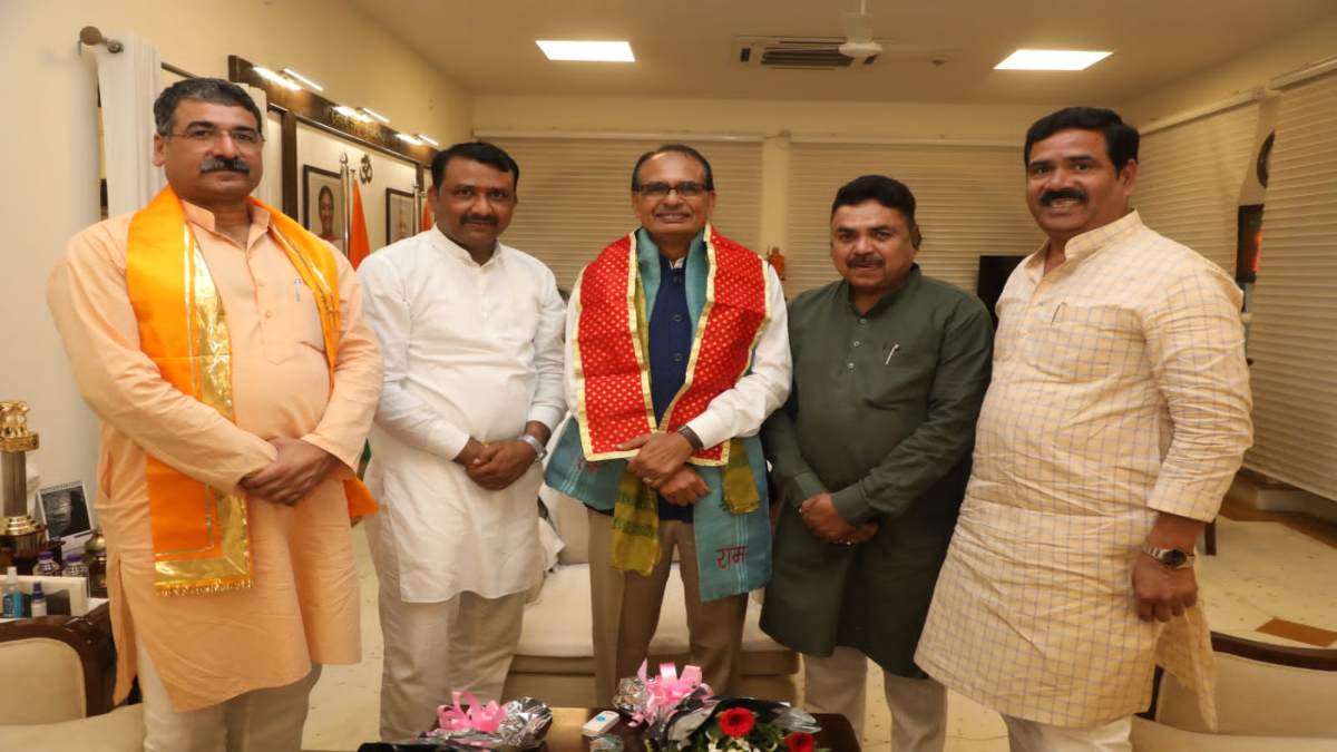 नरेंद्र सिंह तोमर के कांग्रेस में जाने की अटकलों पर लगा विराम: सीएम शिवराज से मुलाकात के बाद संशय खत्म, पिछले महीने बीजेपी से दिया था इस्तीफा