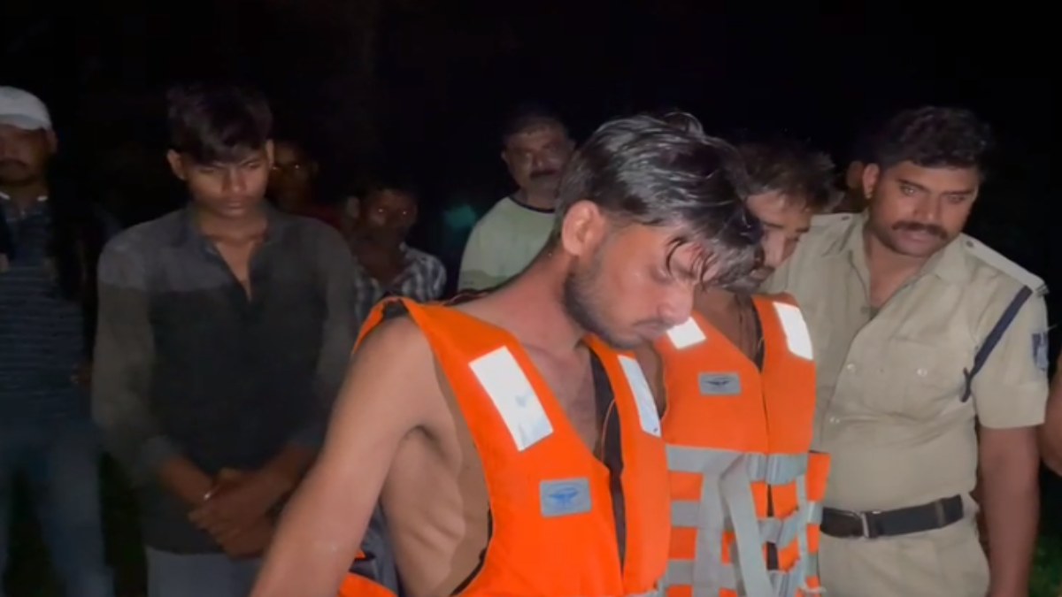 बेतवा नदी में नहाना युवकों को पड़ा महंगा: तेज बहाव में बहे, SDRF की टीम ने कड़ी मशक्क्त से  बचाई जान      