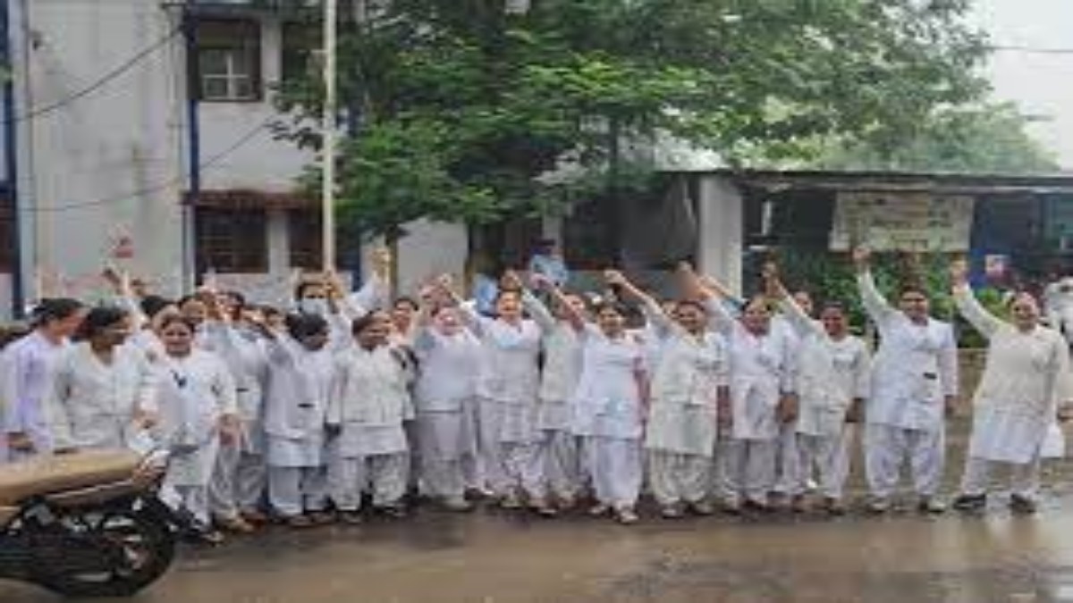 MP: पैरामेडिकल और फार्मासिस्ट स्टाफ की हड़ताल हुई खत्म, स्वास्थ्य मंत्री प्रभुराम चौधरी और सारंग के हस्तक्षेप के बाद लिया फैसला 