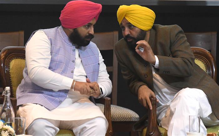 पंजाब के 72 स्कूलों के प्रिंसिपल और शिक्षक जायेंगे Singapore,  प्रबंधकीय गुर सिखाने के लिए  Punjab government की पहल