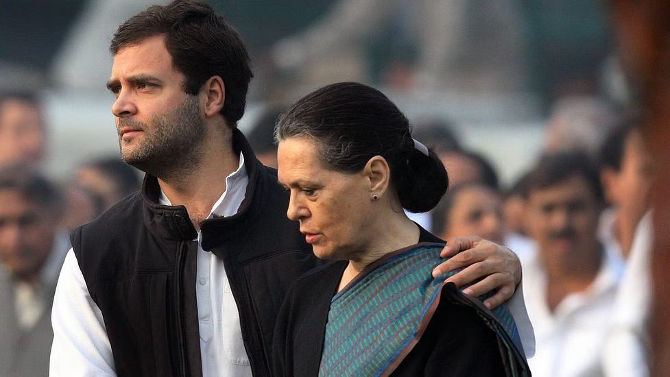 MP Breaking: राहुल और सोनिया गांधी की फ्लाइट की भोपाल एयरपोर्ट पर इमरजेंसी लैंडिंग, जानिए क्या है वजह ?