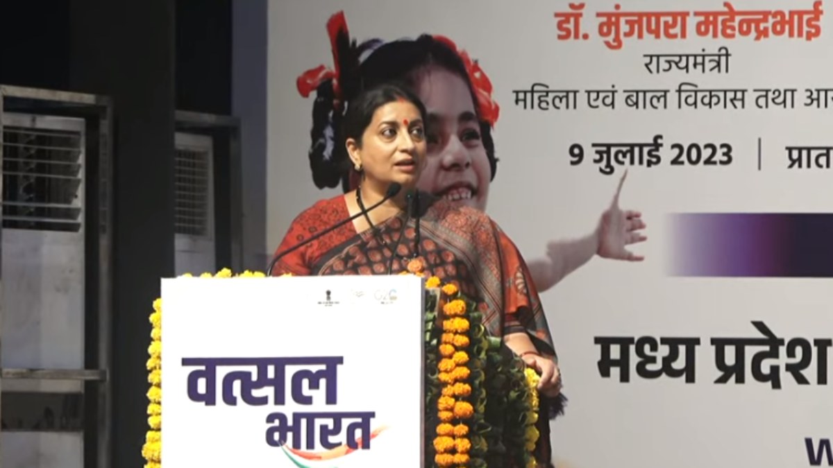 वत्सल भारत कार्यक्रम में केंद्रीय मंत्री स्मृति ईरानी बोलीं- चाइल्ड लाइन राज्य सरकारों के हाथों में सौंपी जाएंगी, बच्चा गोद लेने के कानून को लेकर कही ये बात, कांग्रेस और TMC पर भी साधा निशाना