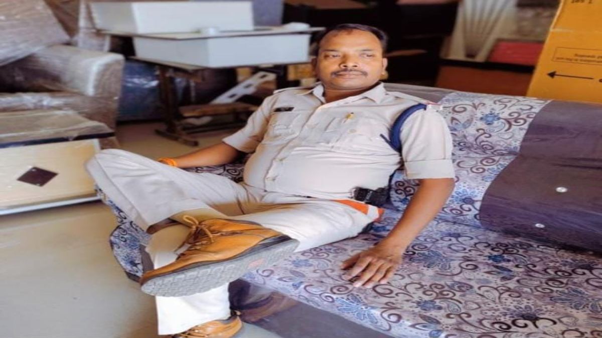 MP में एएसआई ने खुद को मारी गोली: सरकारी क्वार्टर में की आत्महत्या, कारण अज्ञात, जांच में जुटी पुलिस
