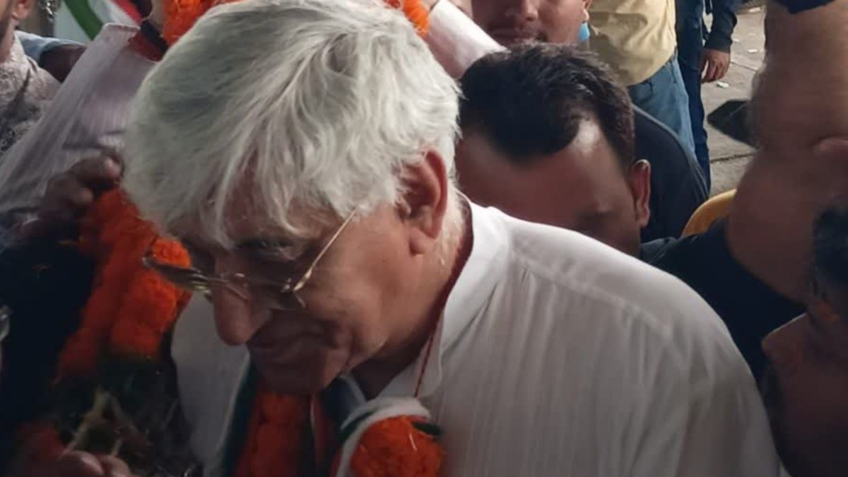 छत्तीसगढ़ के डिप्टी सीएम टीएस सिंहदेव पहुंचे भोपाल: कांग्रेस नेताओं ने एयरपोर्ट पर किया स्वागत, गाजे-बाजे के साथ समर्थक पहुंचे लेने