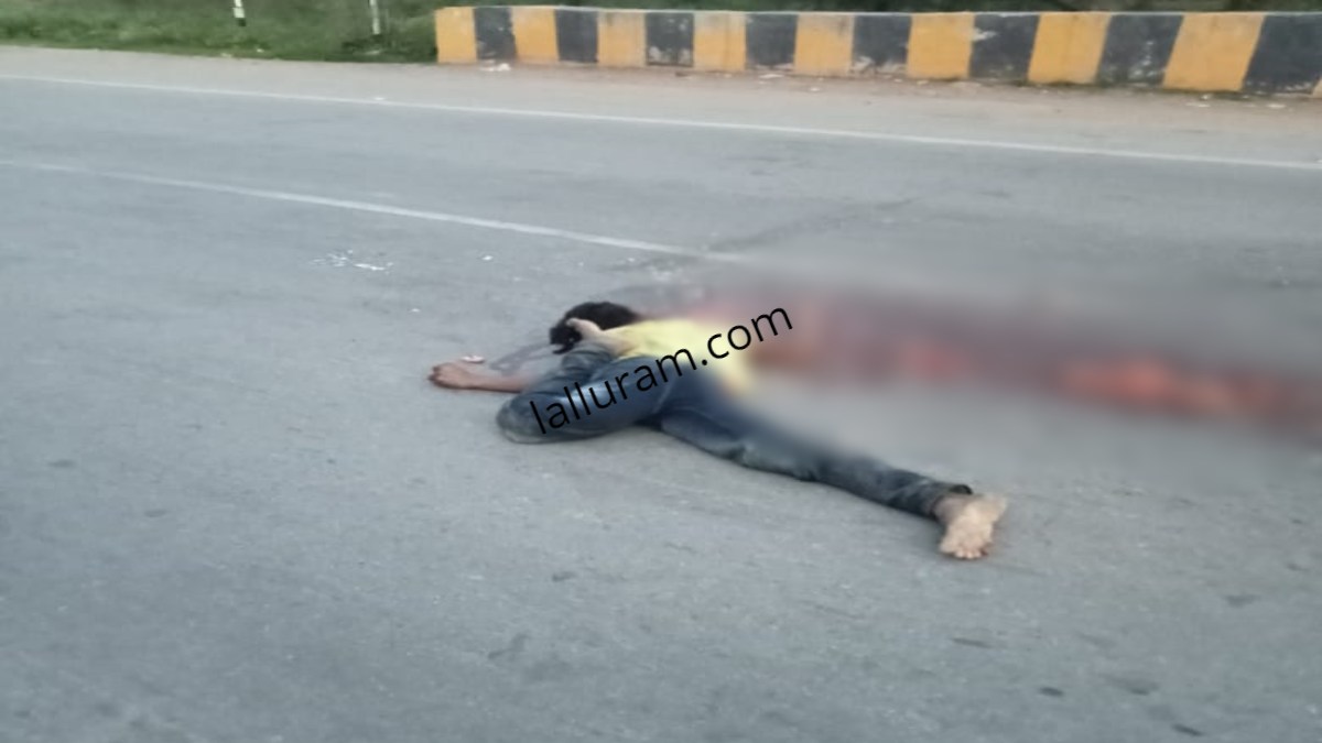 कवर्धा में NH 30 पर दौड़ा खूनी ट्रक: पैदल चल रहे युवक को रौंदा, मौके पर मौत, खून से लाल पड़ी सड़क