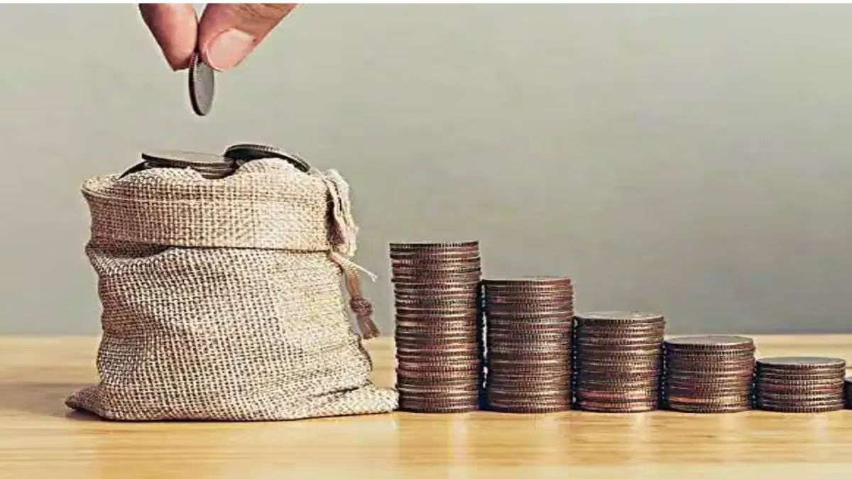 Small Saving Schemes: सरकार ने बढ़ाई ब्याज दर, जानिए कितना होगा फायदा और डिटेल