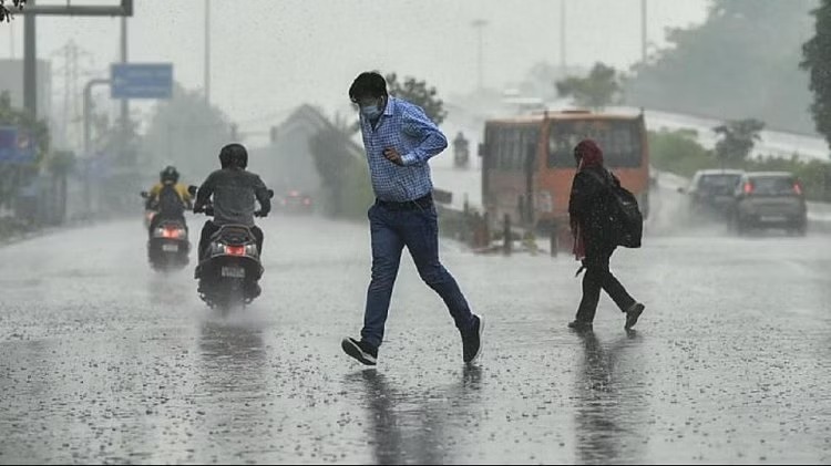 MP WEATHER UPDATE: प्रदेश में झमाझम बारिश का दौर जारी, आज इन जिलों में बरसेंगे बादल, अलर्ट जारी…