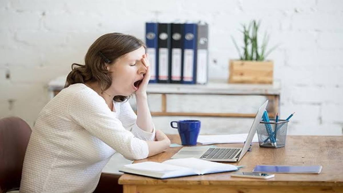 Desk Job करने वालो में आती हैं कई दिक्कत, अगर आप भी हैं उनमें से एक, तो इस तरह करें थोड़े बदलाव …
