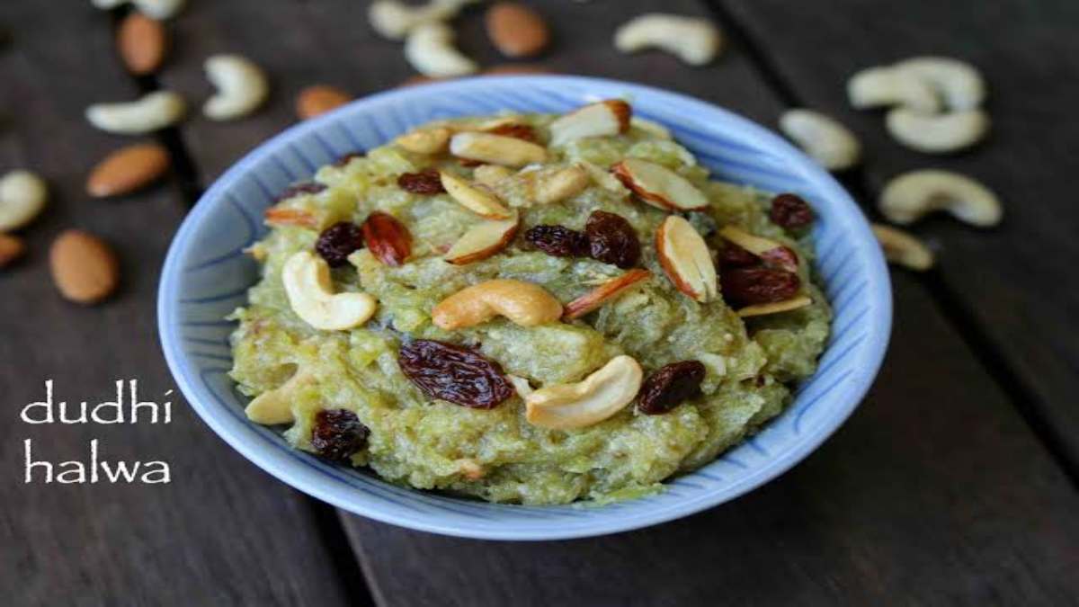 Today’s Recipe : आपका भी चल रहा है सावन का व्रत, तो बनाएं लौकी का हलवा, टेस्टी होने के साथ रखेगा आपको एनर्जेटिक …