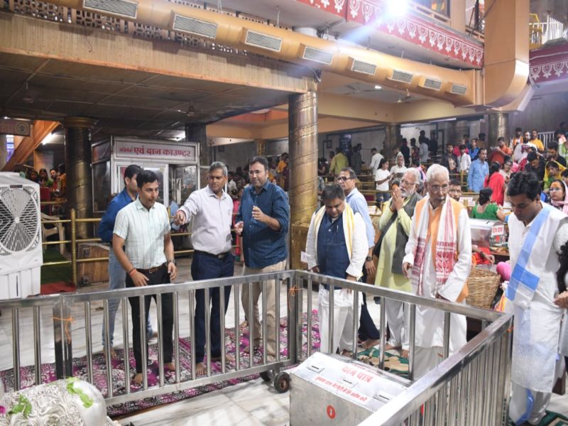 धर्म कर्मः श्री काशी विश्वनाथ मंदिर के पदाधिकारियों ने श्री महाकालेश्वर मंदिर की व्यवस्थाओं का किया निरीक्षण