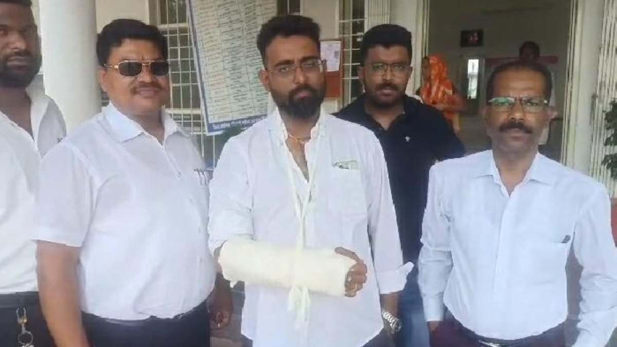 MP में अधिवक्ता और मेट्रो बस के चालक के बीच विवाद, मारपीट में हाथ फ्रैक्चर, वकीलों ने थाने में शिकायत कर की कार्रवाई की मांग
