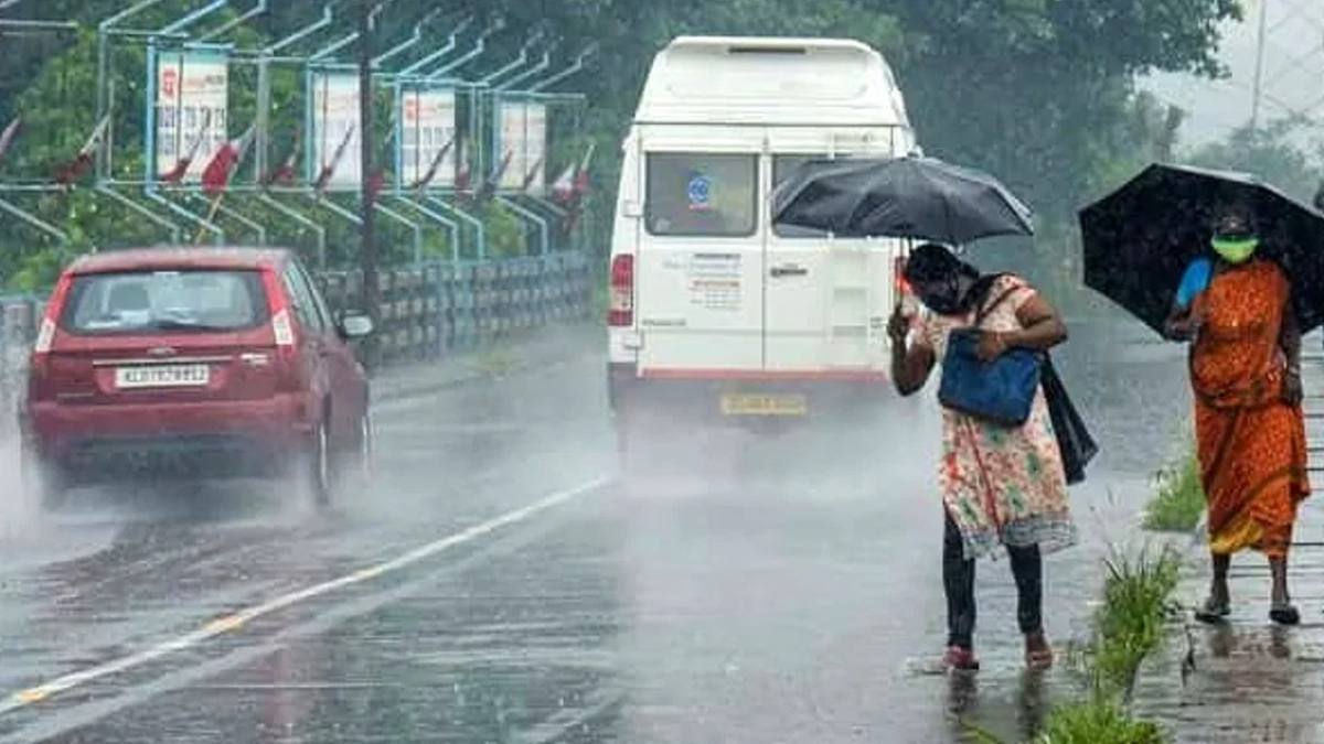 MP Weather: भोपाल में तेज बारिश के चलते केंद्रीय मंत्रियों की फ्लाइट इंदौर डाइवर्ट, इन जिलों में मौसम विभाग ने फिर जारी किया अलर्ट