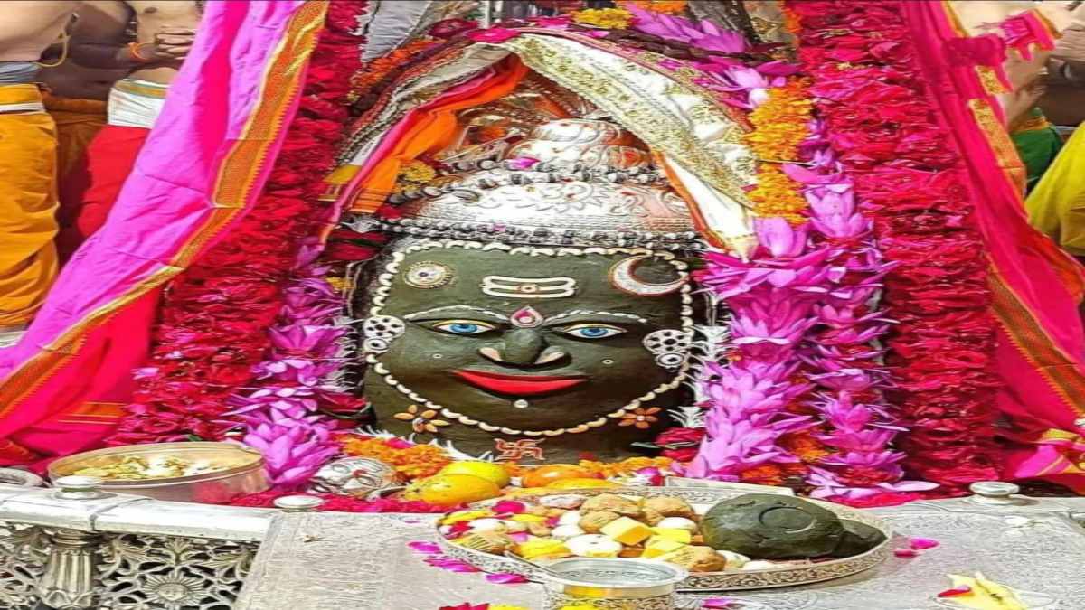 28 जुलाई बाबा महाकाल दर्शनः अलसुबह श्रद्धालुओं ने भगवान भोले नाथ का दर्शन कर पुण्य लाभ कमाया