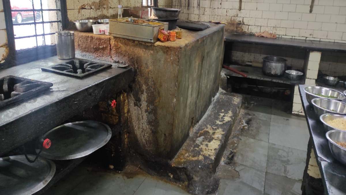 MP: खाद्य सुरक्षा विभाग की छापेमारी, एक रेस्टोरेंट का लाइसेंस निलंबित, 13 लाख 80 हजार का लगाया जुर्माना
