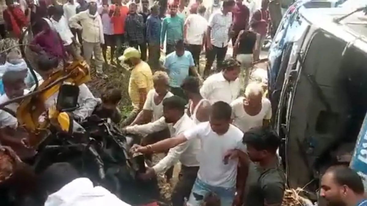 प्रतापगढ़ भीषण सड़क हादसा: घटना में अबतक 12 लोगों की मौत, 10 शवों की हुई शिनाख्त