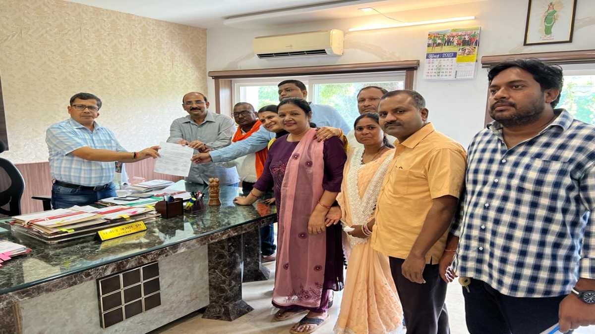 CG NEWS : कांग्रेस के नगर पालिका अध्यक्ष के खिलाफ पार्षदों ने खोला मोर्चा, बीजेपी के 7 और एक अन्य पार्षद ने लाया अविश्वास प्रस्ताव