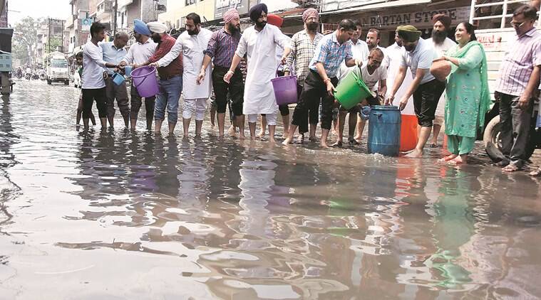 लुधियाना के बुड्ढे नाले का पानी ओवरफ्लो, करीब 50-60 झुग्गियां डूबी