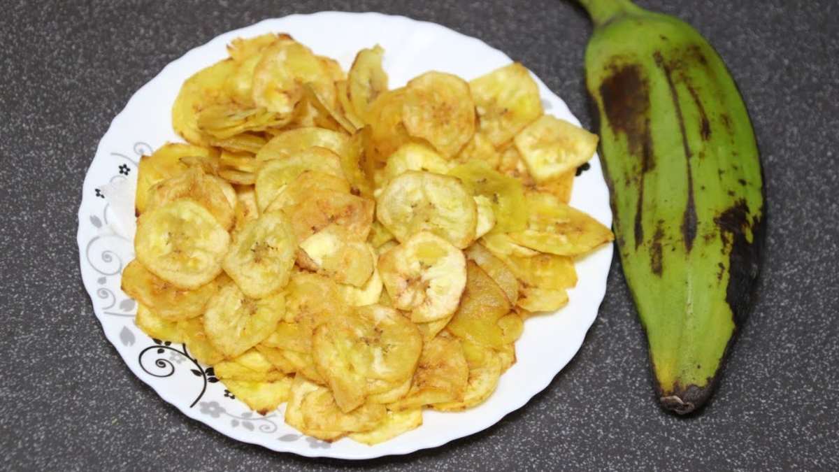 घर में बनाना चाहते हैं केरला के ऑथेंटिक “केला चिप्स”, तो इन स्टेप्स को Follow करके बनाएं …