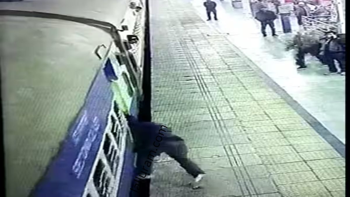 ACCIDENT BREAKING: रायपुर रेलवे स्टेशन में बड़ा हादसा, चलती ट्रेन में चढ़ रहा था यात्री, कटकर हुई मौत