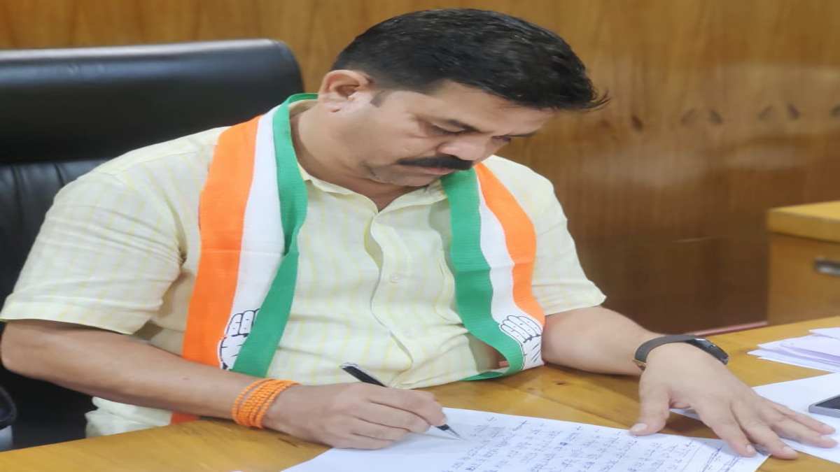 माओवाद प्रभावित बीजापुर में विधायक का संघर्ष : मेरे शेड्यूल में वीकेंड का कॉलम नहीं, व्यस्तता इतनी कि घर का खाना और परिजनों से बात भी दूभर – विक्रम मंडावी