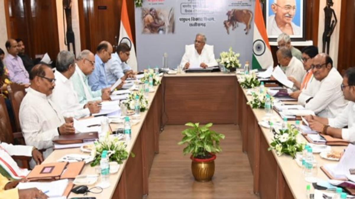 CG BREAKING: 12 जुलाई को होगी भूपेश कैबिनेट की बैठक, संविदा कर्मचारियों की मांगों पर विचार कर सकती है सरकार