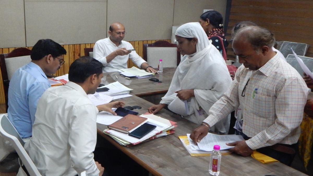 जनचौपाल : इलाज में नर्सिंग होम की लापरवाही पर कलेक्टर से जांच की मांग, बिल्डर के नियमितीकरण के आवेदन पर रोक लगाने की गुहार