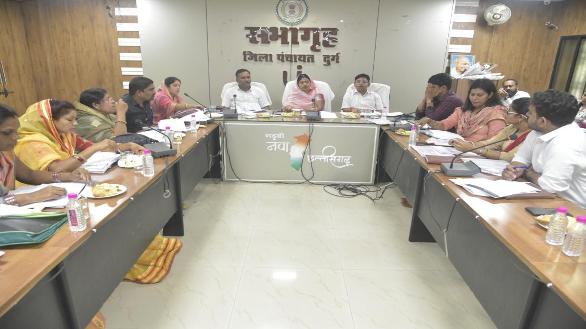 CG में भ्रष्टाचार की टंकियांः PHE अधिकारी ठेकेदारों पर मेहरबान ! कई लाखों की हेराफेरी, किसको मिला कितना कमीशन ?