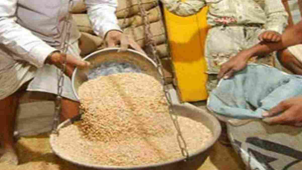 सरकारी राशन में भ्रष्टाचार : महिला समूह ने कहा – खाद्य निरीक्षक ने कम राशन देकर स्टॉक को मेंटेन करने बनाया दबाव, जानिए पूरा मामला…