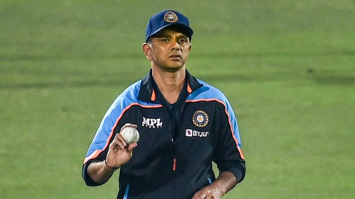 ICC CWC 2023 से पहले मुख्य कोच द्रविड़ को मिलेगी छुट्टी, आयरलैंड दौरे पर भारतीय टीम को कोचिंग देगा ये दिग्गज खिलाड़ी…