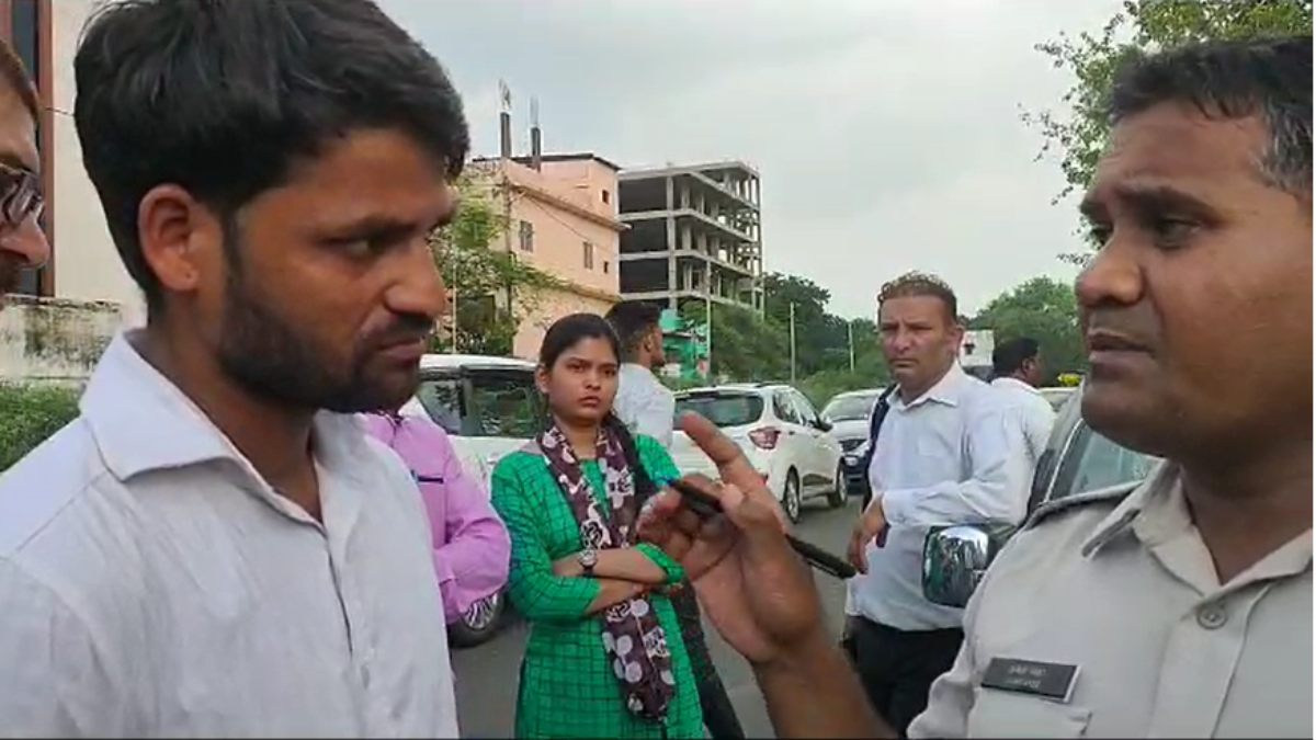 फर्जी पुलिस इंस्पेक्टर पहुंचा असली के पासः SDM कार्यालय में दिखा रहा था रौब, पूछताछ जारी