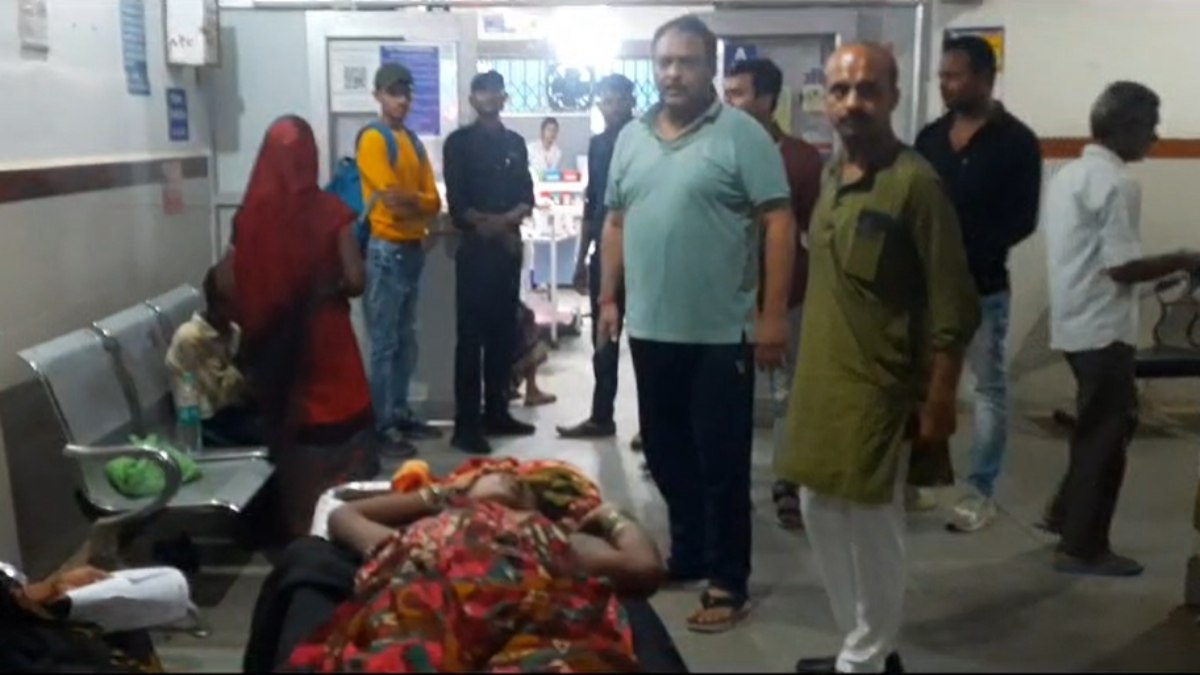 Breaking: खेत में आकाशीय बिजली गिरने से एक मौत, 7 लोग झुलसे, घायलों से मिलने अस्पताल पहुंचे विधायक