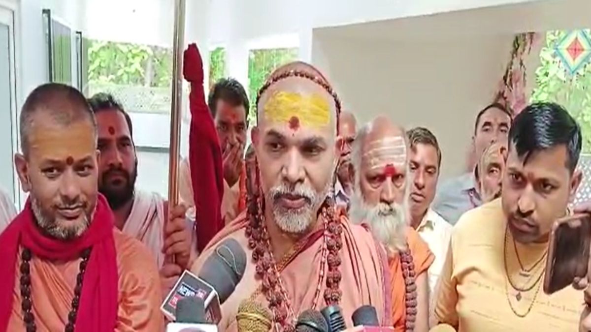 शंकराचार्य अविमुक्तेश्वरानंद बोलेः नाटकीय ढंग से भारत आई सीमा हैदर को तत्काल पाकिस्तान भेज देना चाहिए, नहीं तो हो सकती है देश में बड़ी घटना