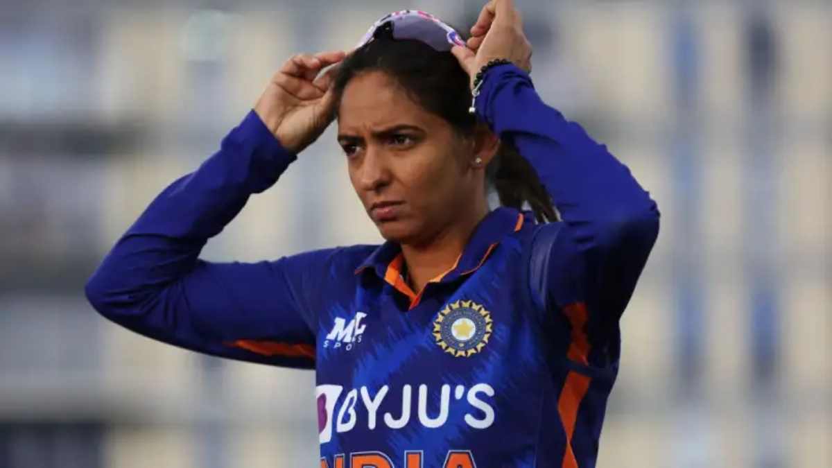 INDW vs BANW : भारतीय कप्तान Harmanpreet   पर लगा मैच फीस का 75 प्रतिशत जुर्माना, जानिए क्यों मिली ये सजा…