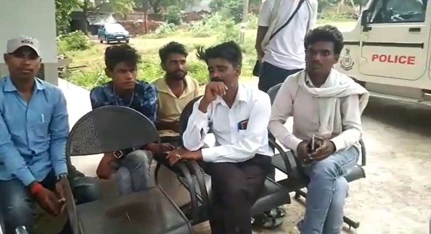 MP में सीधी पेशाब कांड के बाद छतरपुर में मैला कांडः गांव के दबंग ने दलित पर फेंका मैला, आरोपी गिरफ्तार