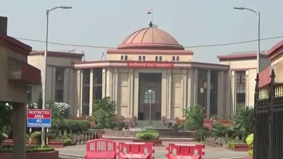 CG BIG NEWS: सेना के कब्जे वाली 1012 एकड़ जमीन वापसी मामले में हाई कोर्ट का बड़ा फैसला, राज्य सरकार को जमीन के लिए देने होंगे इतने करोड़ रुपये…