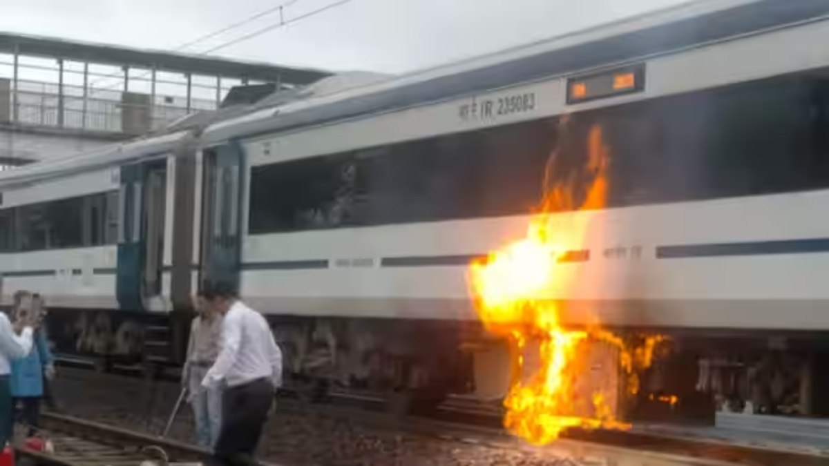 वंदे भारत ट्रेन में शॉर्ट सर्किट से लगी थी आगः तकनीकी जांच में खुलासा, पांच सदस्यीय कमेटी की जांच पूरी
