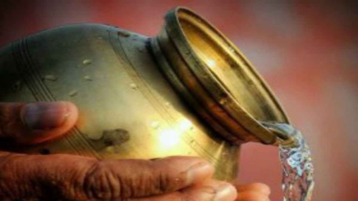 मंदिर में जल अर्पित करने के बाद गलती से भी घर लेकर ना जाएं खाली लोटा