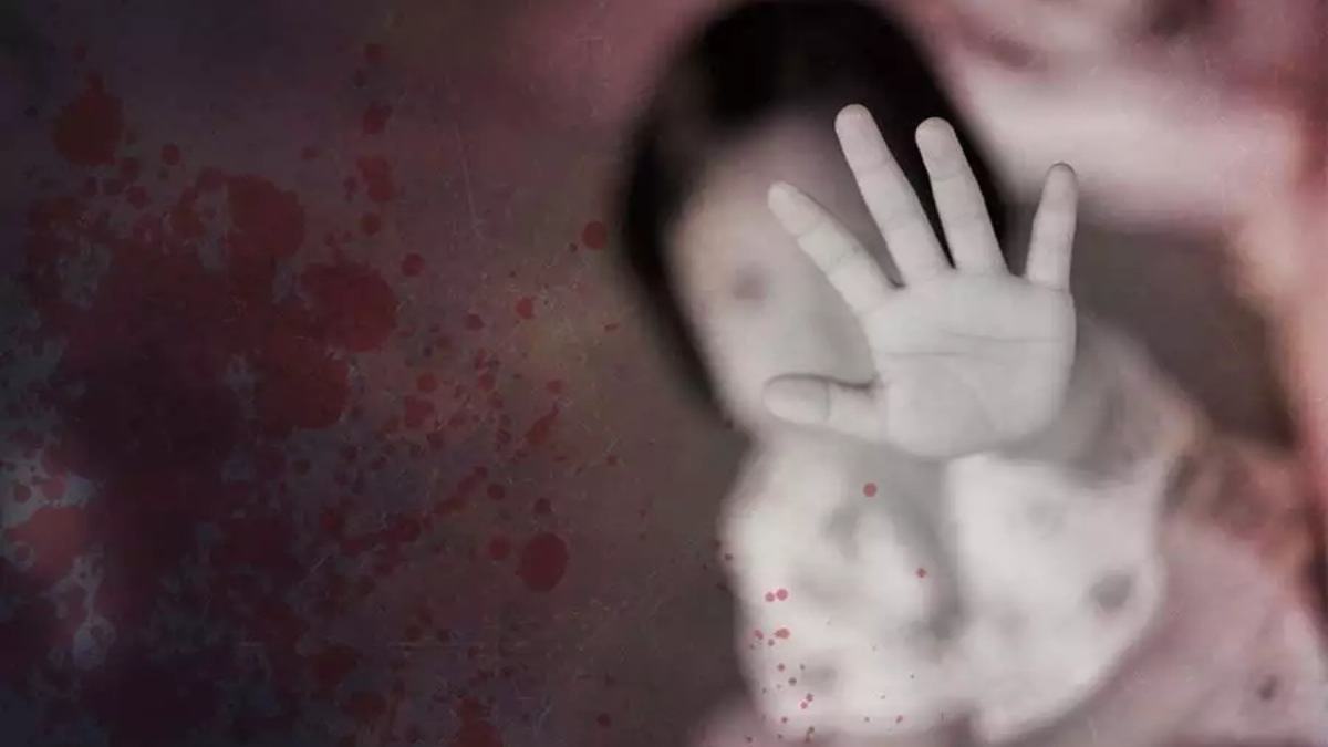 शर्मनाक: तीन साल की मासूम से दरिंदगी, पड़ोसी ने किया रेप, आरोपी की तलाश में जुटी पुलिस   