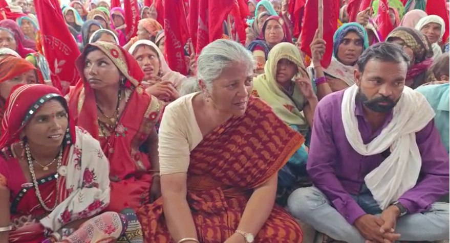 MP में आदिवासी दलित संगठन प्रमुख को सजाः माधुरी बेन एक साल के लिए जिला बदर, जानिए क्या है मामला