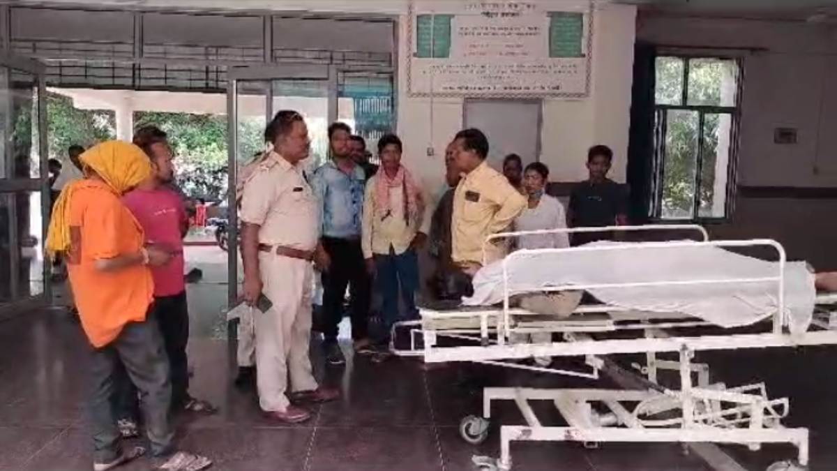CG ACCIDENT BREAKING : तेज रफ्तार ट्रक ने बाइक को रौंदा, दर्दनाक हादसे में 2 की मौत, एक की हालत नाजुक