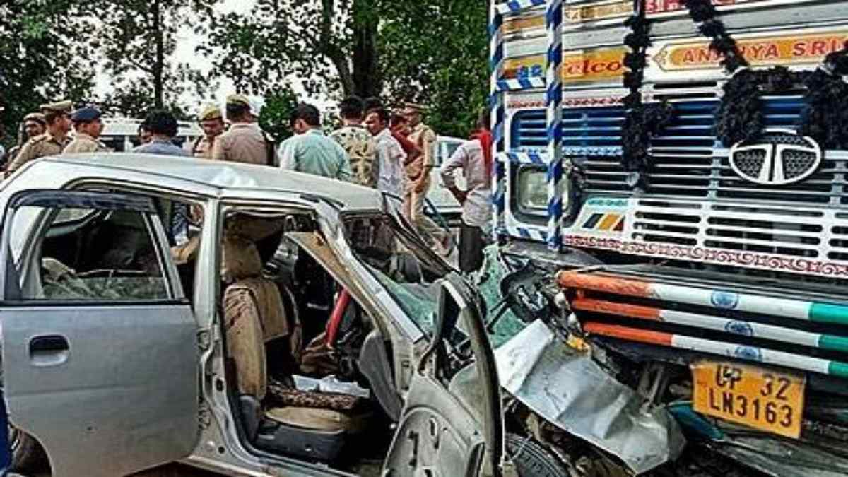 Big Accident : ट्रक और कार में आमने सामने भिड़ंत, दो महिला समेत पांच लोगोंं की दर्दनाक मौत, मची चीख-पुकार