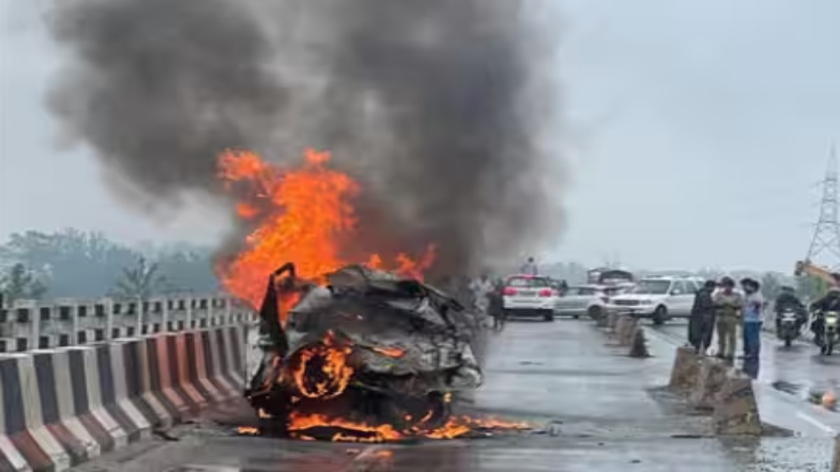 Road Accident : ट्रक ने कार को मारी टक्कर, लगी भीषण आग, पति-पत्नी समेत चार लोगों की जलकर मौत