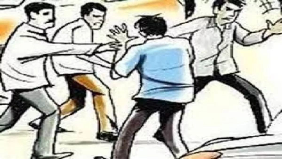 युवक को बच्चा चोर समझकर ग्रामीणों ने पीटा, 16 लोगों के खिलाफ मामला दर्ज